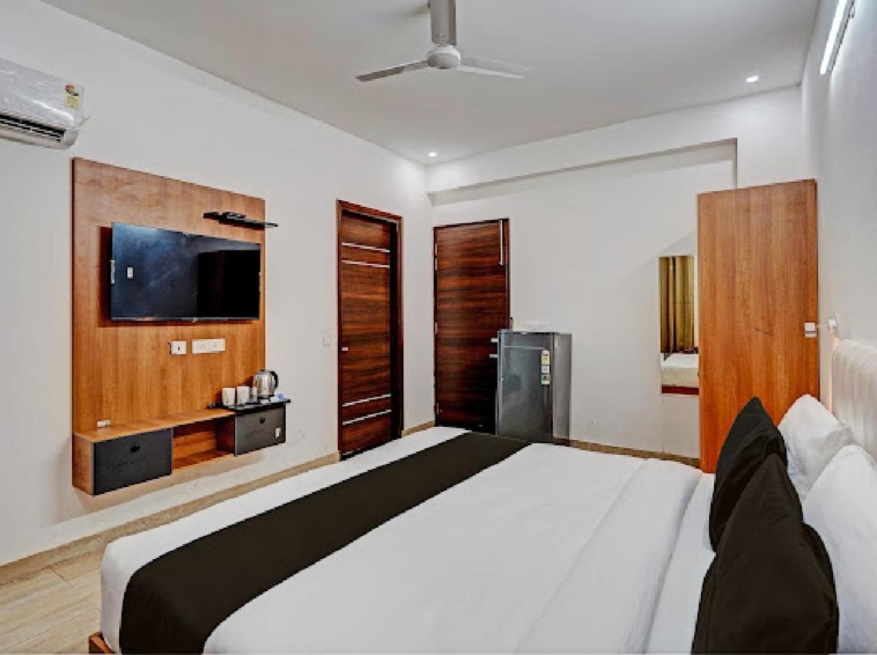 Akshay Medanta Hospitility Hotel
