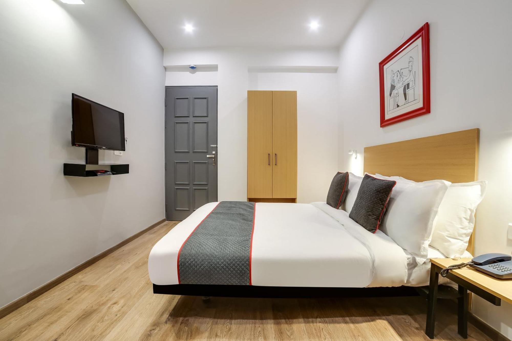 Townhouse Unitech Cyber Park Near Omaxe Celebration Mall Gurgaon