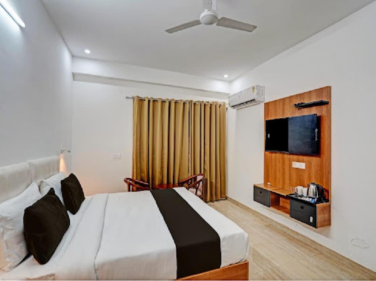 Akshay Medanta Hospitility Gurgaon