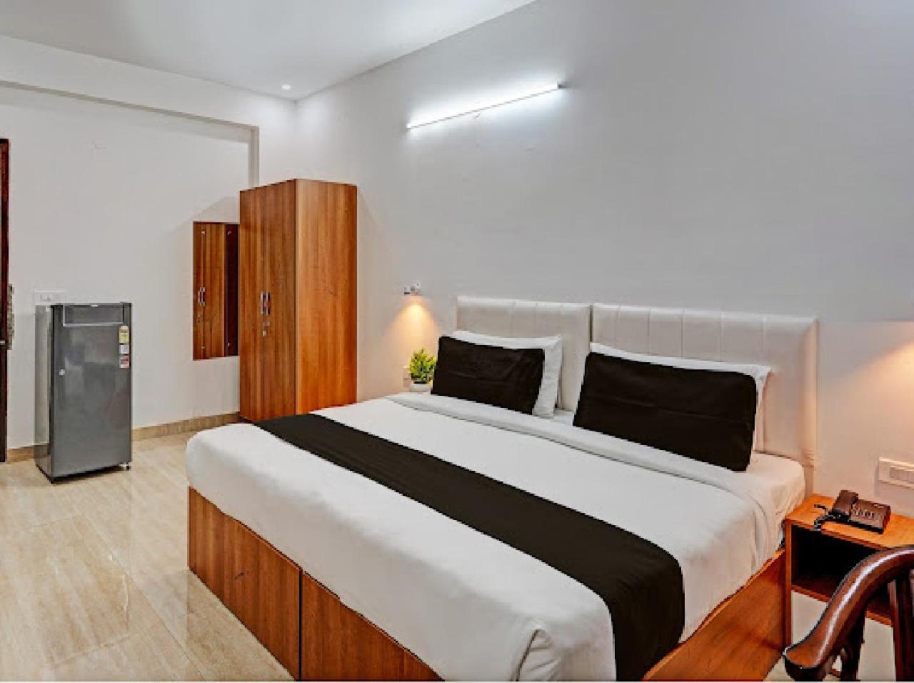 Akshay Dream Hotel *