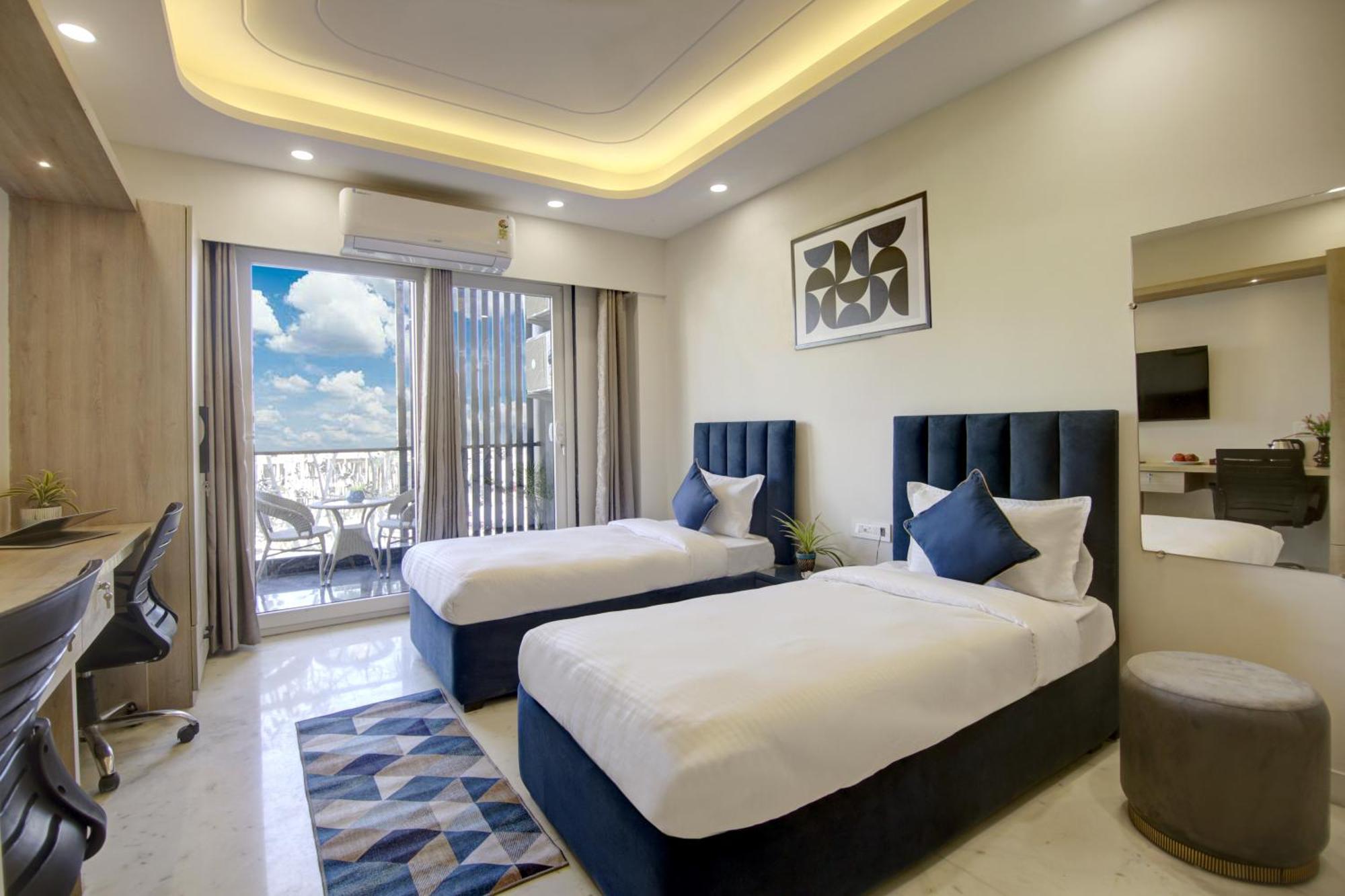Flxho Quad - Luxury Dlf Cyber Apartment