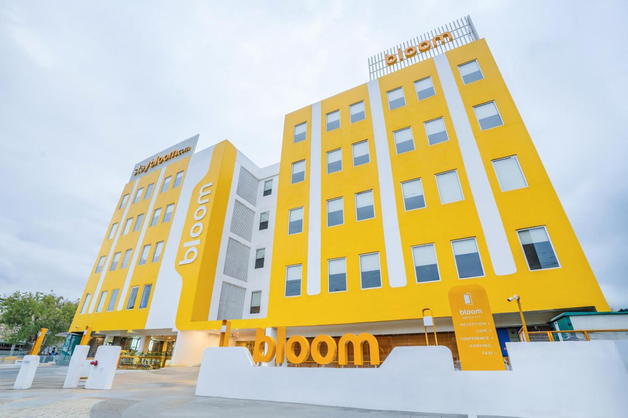 Hotel Bloom - Medicity Gurugram, Near Medanta Hospital