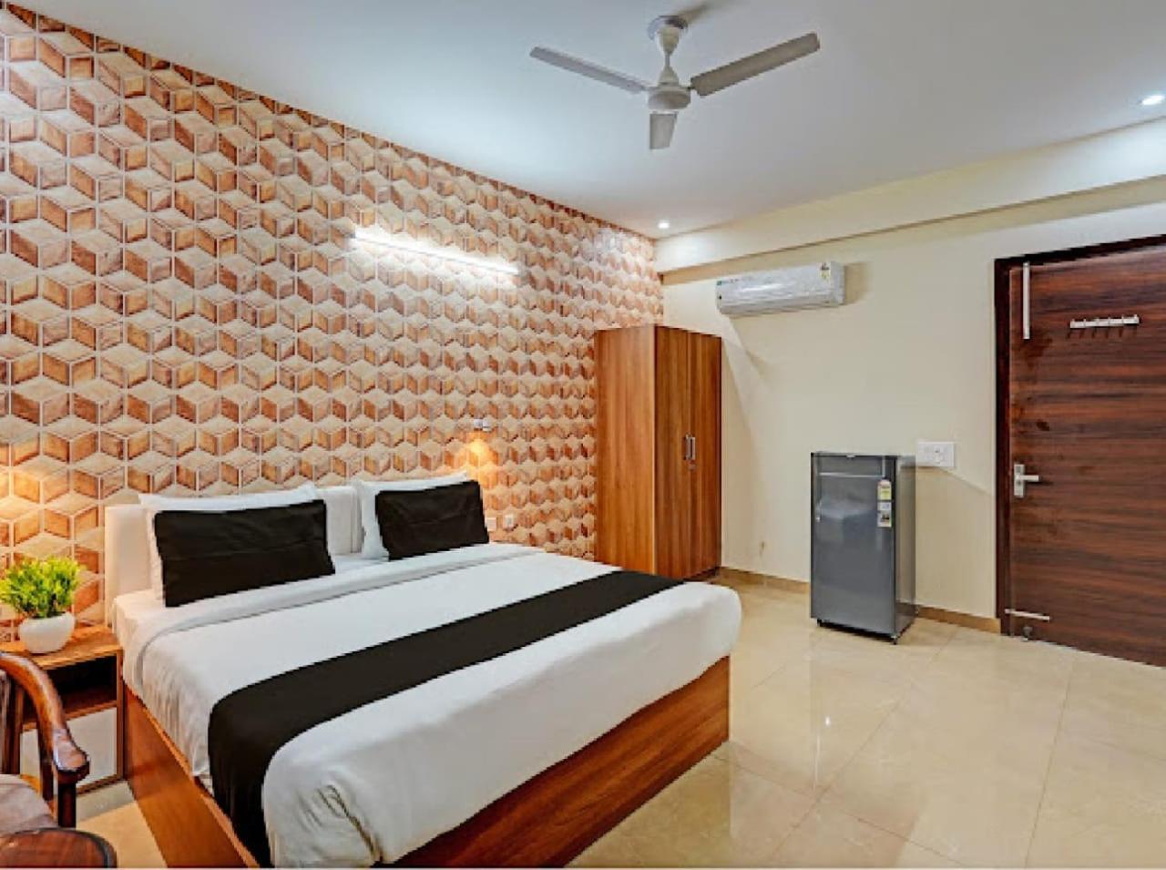 Hotel Akshay Medanta Hospitility Gurgaon