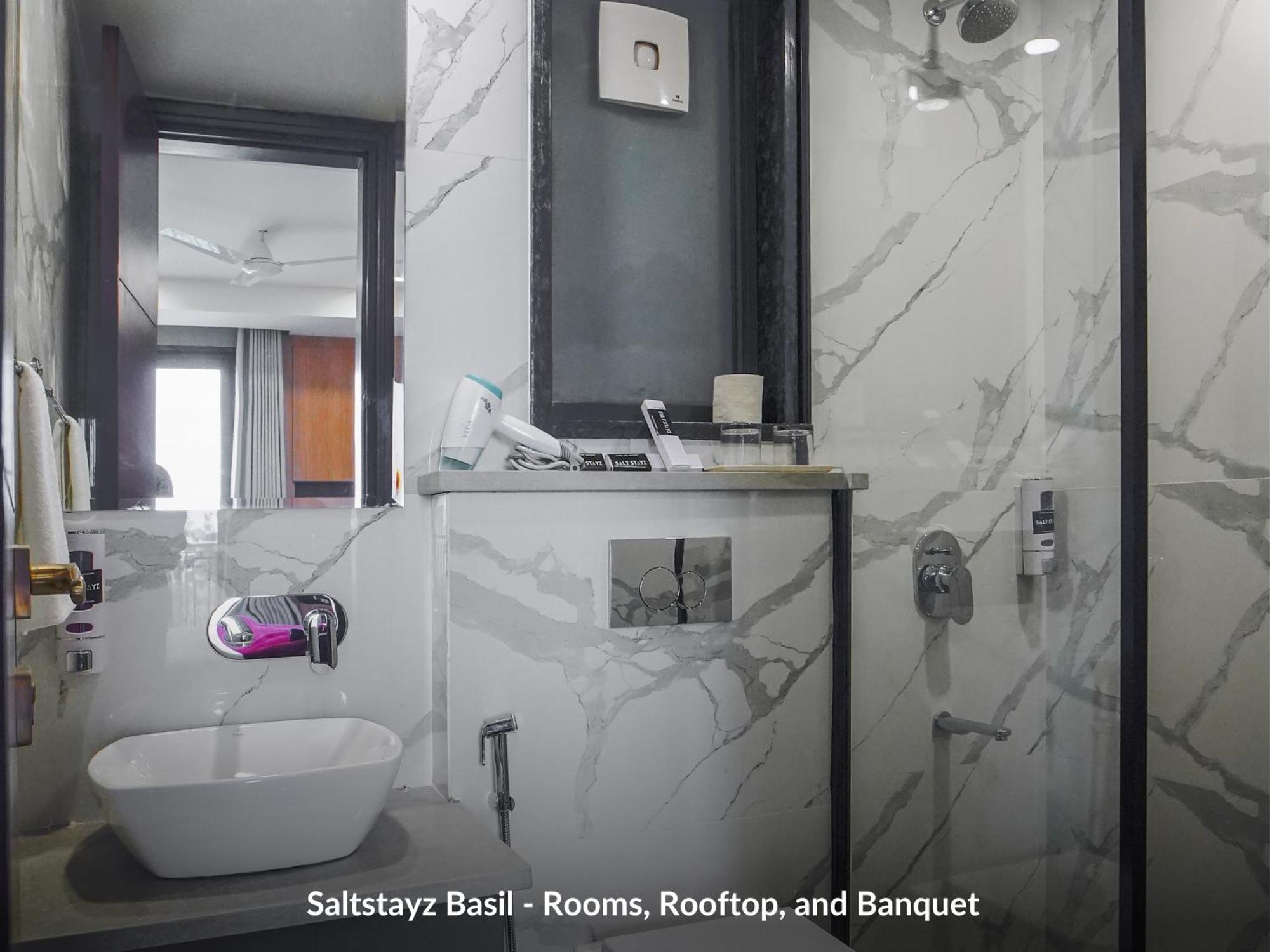 Saltstayz Basil - Near Golf Course Road & Extension Road Hotel Gurgaon