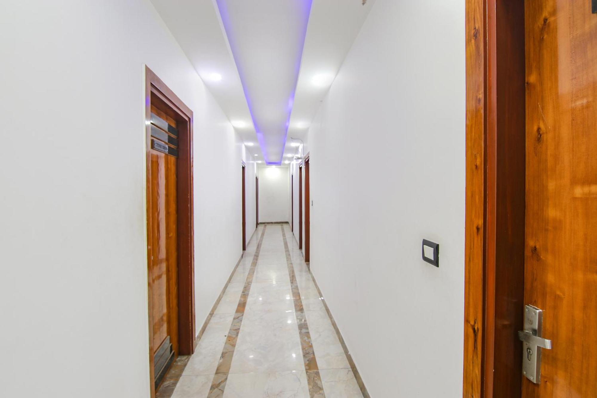 Fabhotel Garden View Hotel