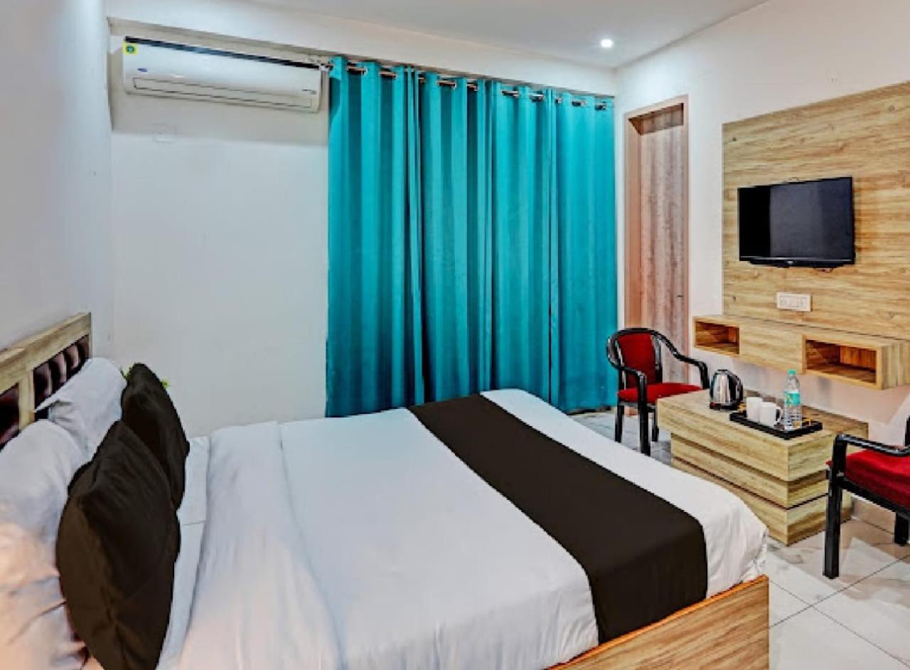 Hotel Akshay Dream