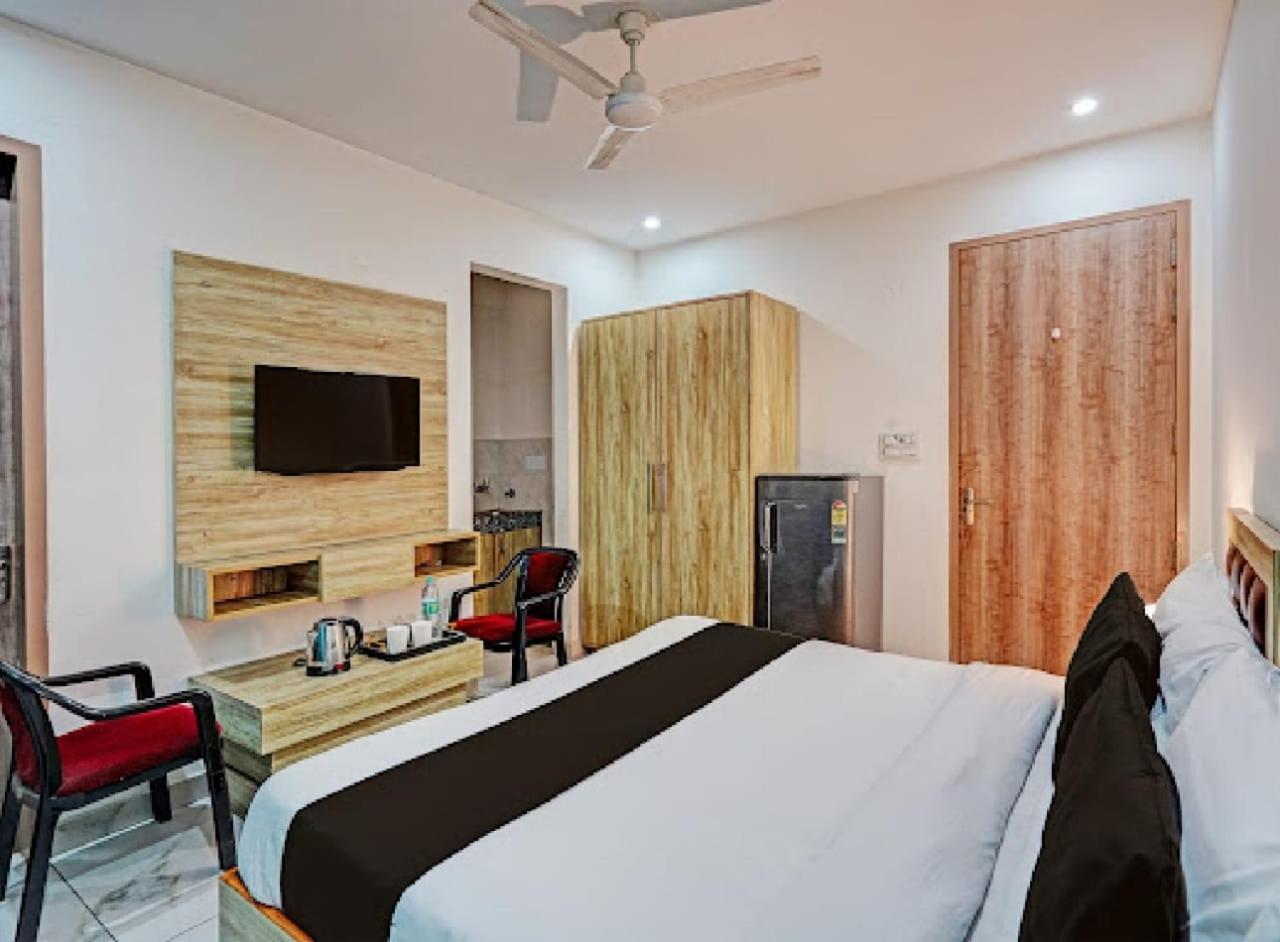 Akshay Dream Hotel *