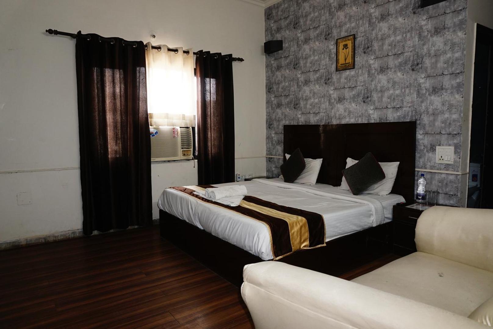 Hotel Tipsyy 017