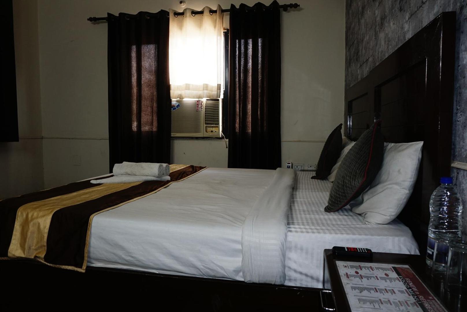 Hotel Tipsyy 017 2*