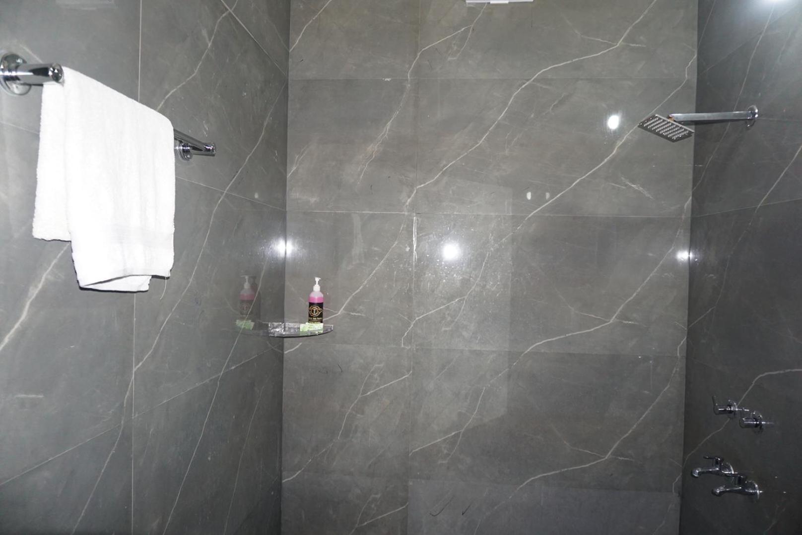 Hotel Tipsyy 017 Gurgaon