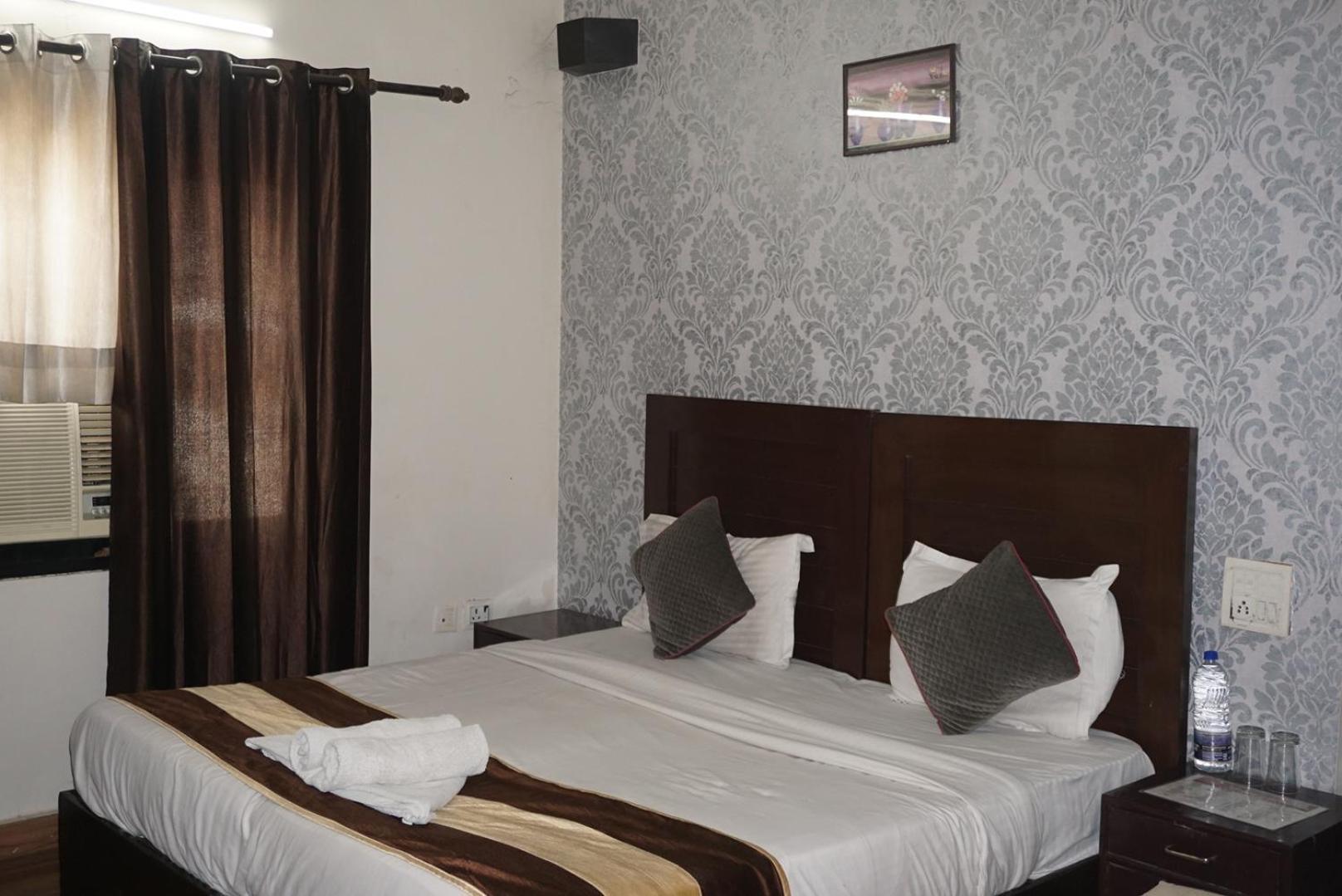 Tipsyy 017 Hotel 2*
