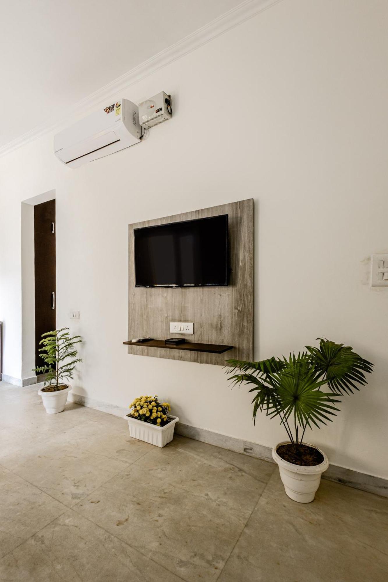 Apartment Lime Tree Service Golf Course Road, *