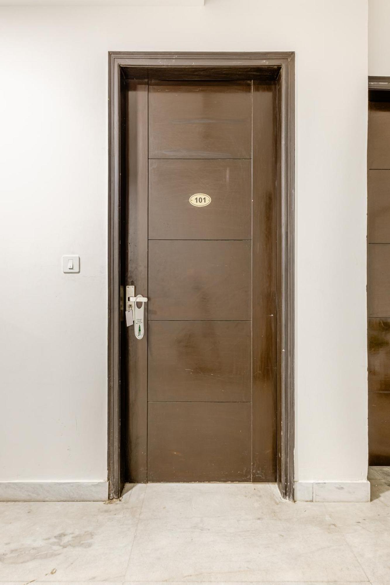Lime Tree Service Golf Course Road, Apartment *