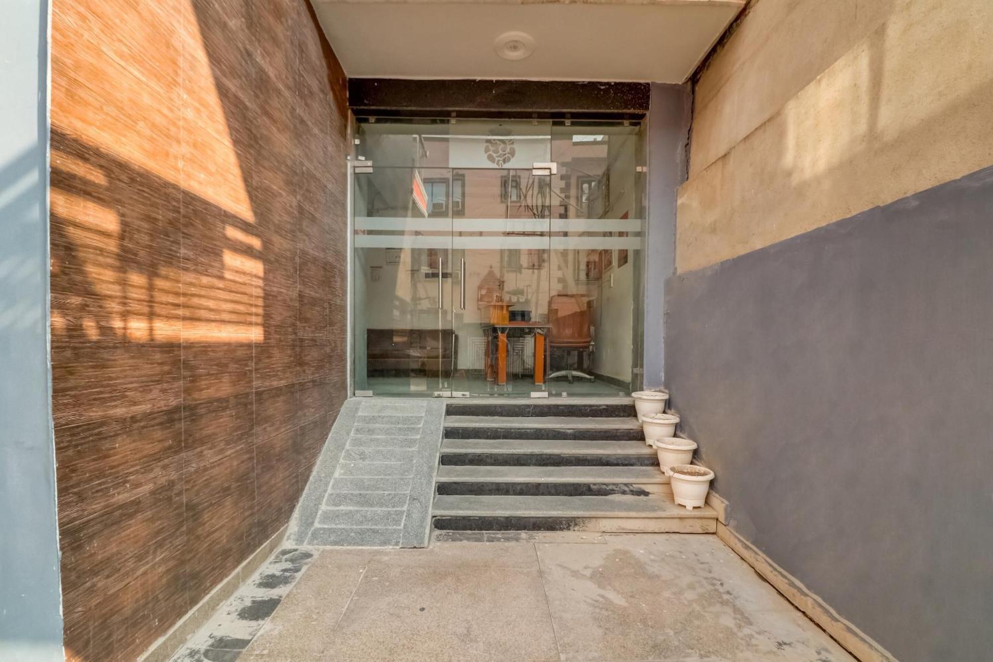 Hotel O Paradise Residency