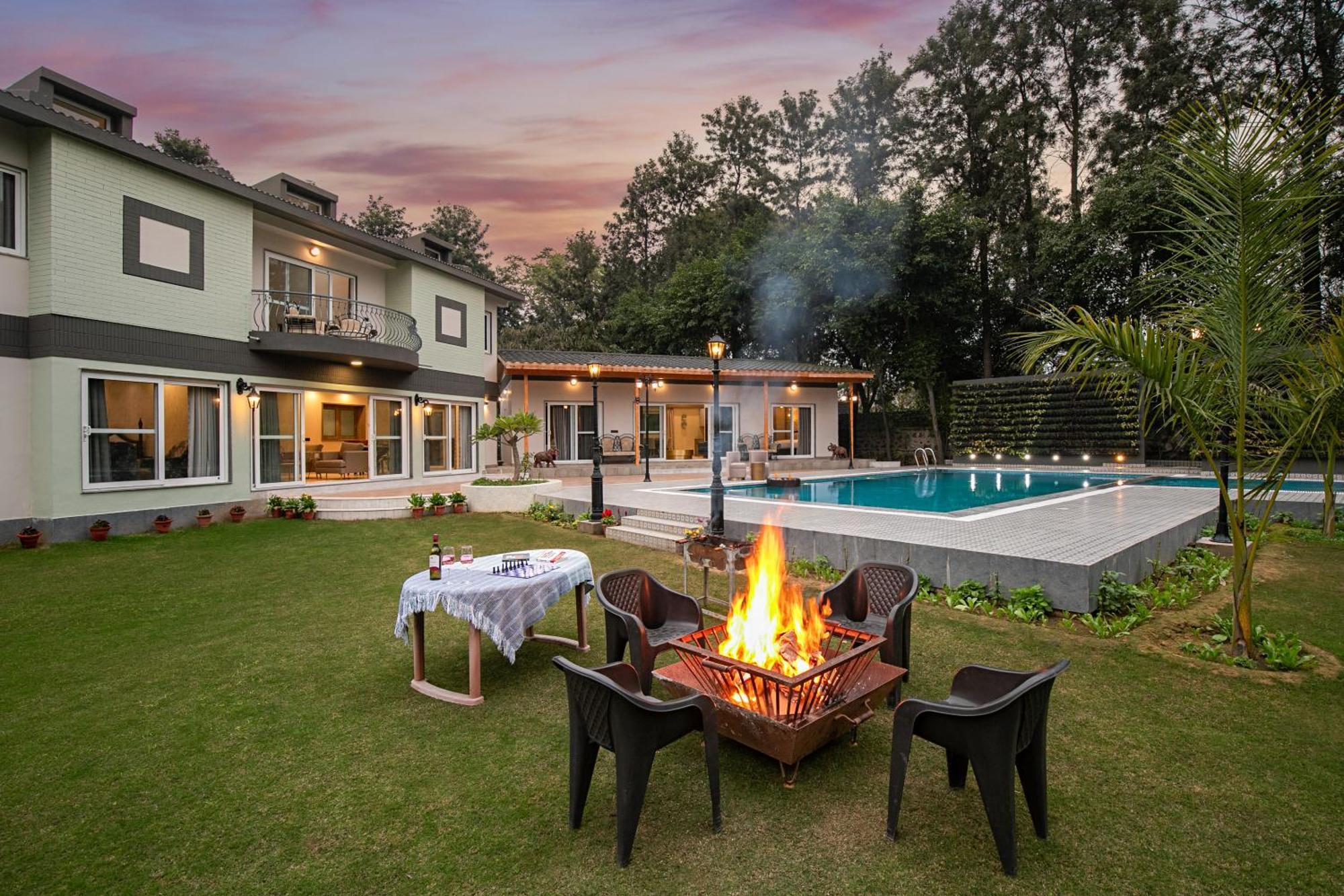 Villa Elivaas 6 Bhk With Pvt Pool & Garden - Esh Gurgaon