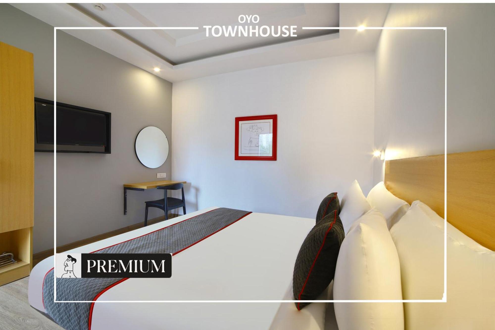 Hotel Oyo Townhouse 120 Shushant Lok
