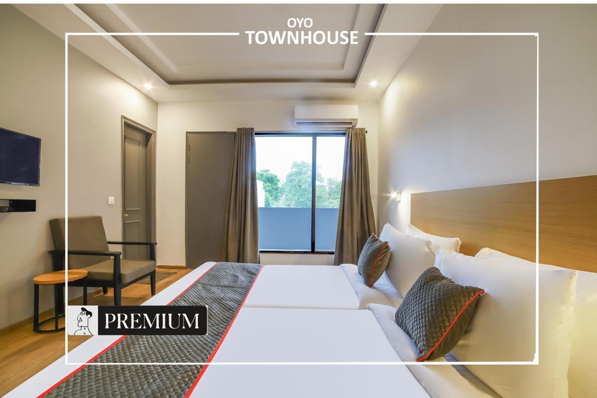 Oyo Townhouse 120 Shushant Lok Gurgaon