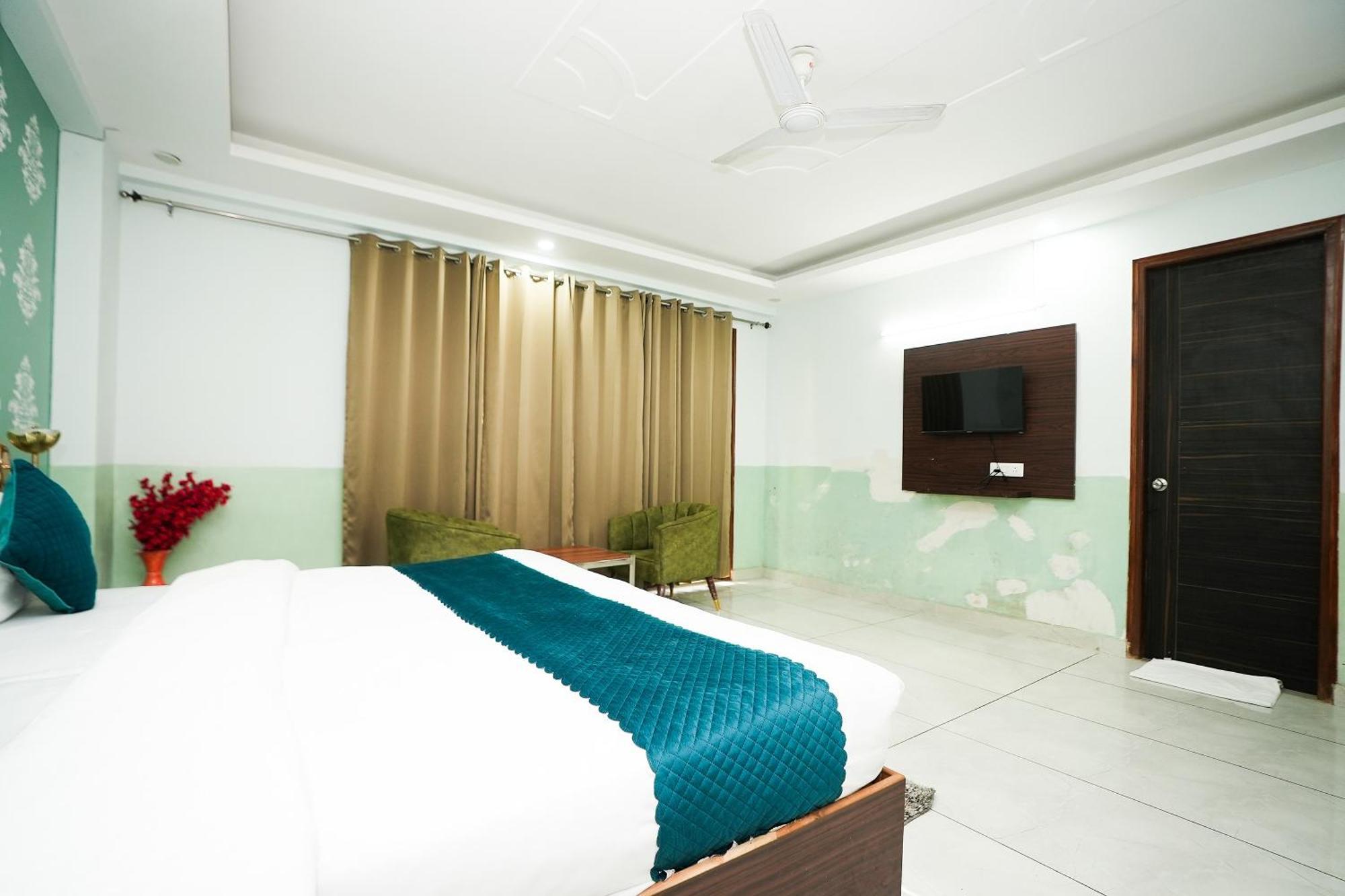 Hotel Tanvi Premium Residency Near Artemis Hospital, Gurugram