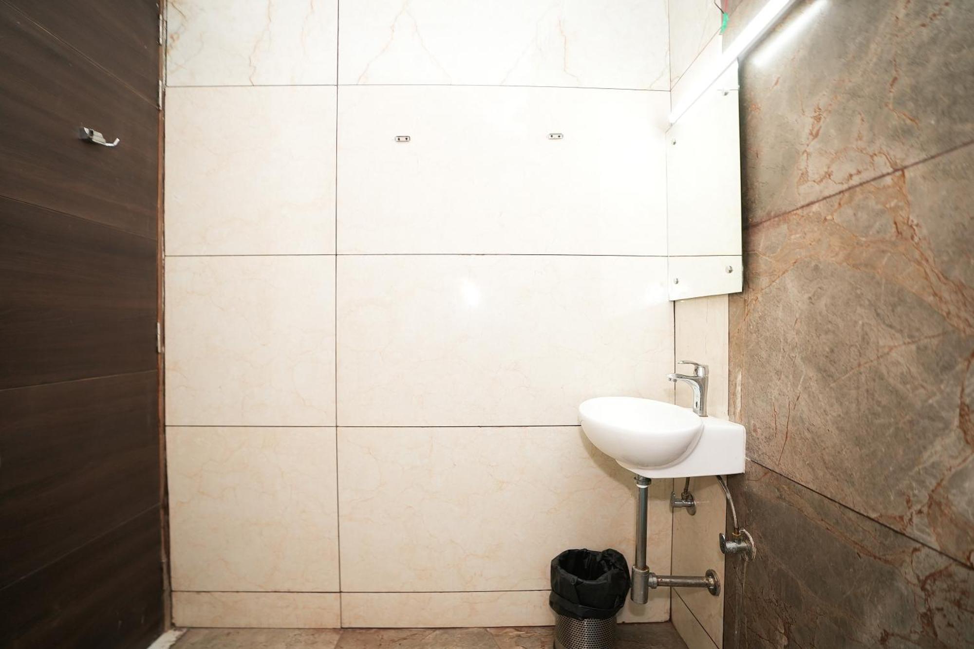 Tanvi Premium Residency Near Artemis Hospital, Gurugram Hotel 4*