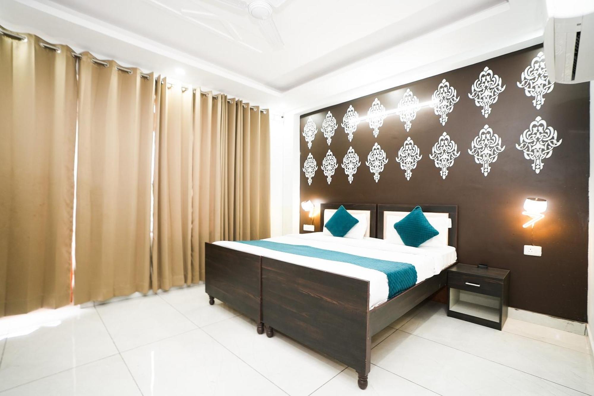 Hotel Tanvi Premium Residency Near Artemis Hospital, Gurugram 4*