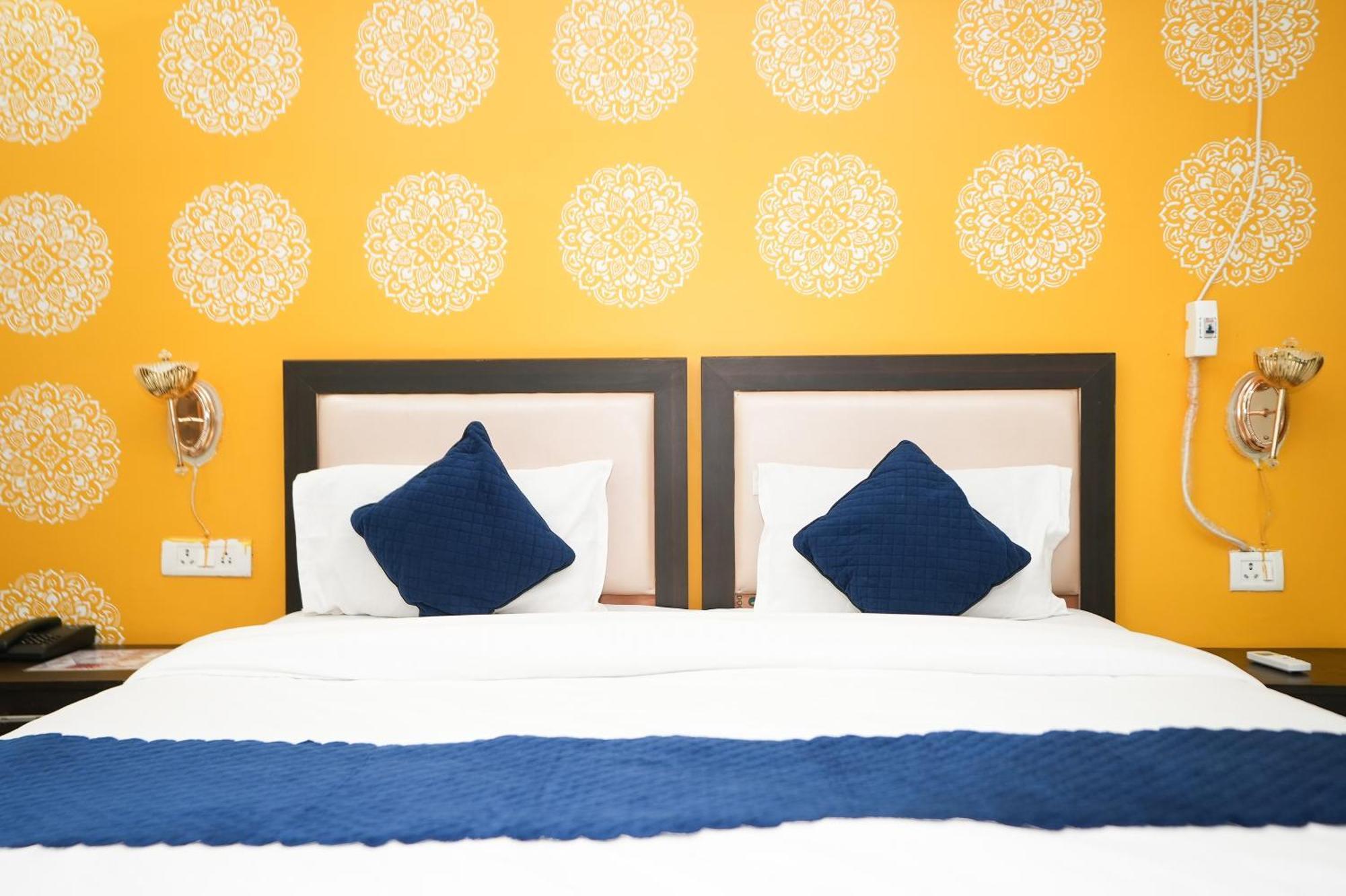Tanvi Premium Residency Near Artemis Hospital, Gurugram Hotel