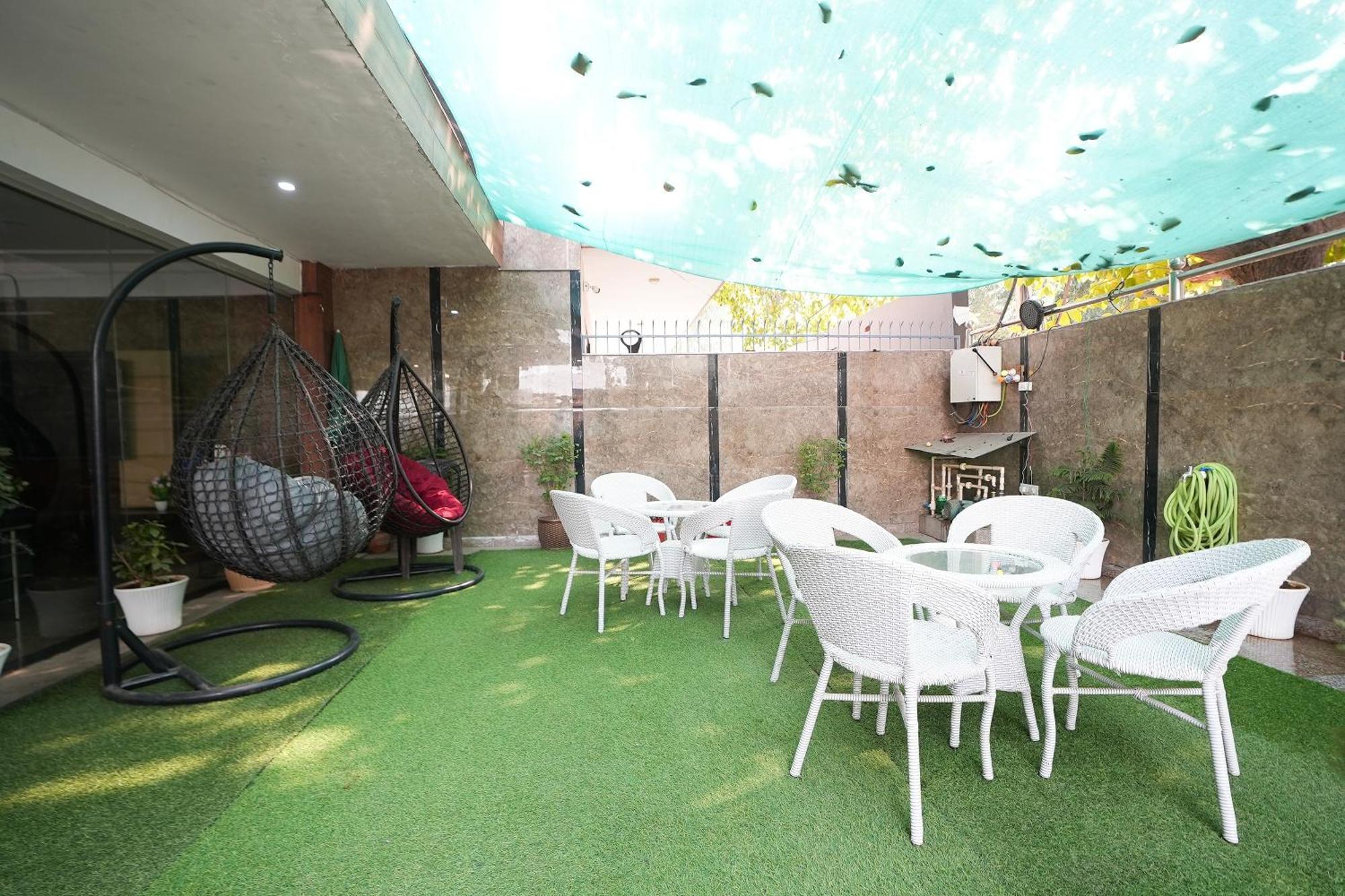 Hotel Tanvi Premium Residency Near Artemis Hospital, Gurugram 4*