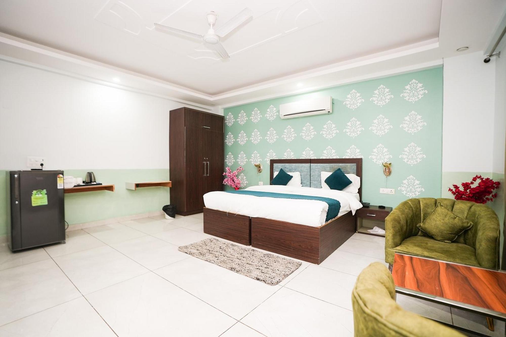 Tanvi Premium Residency Near Artemis Hospital, Gurugram 4*