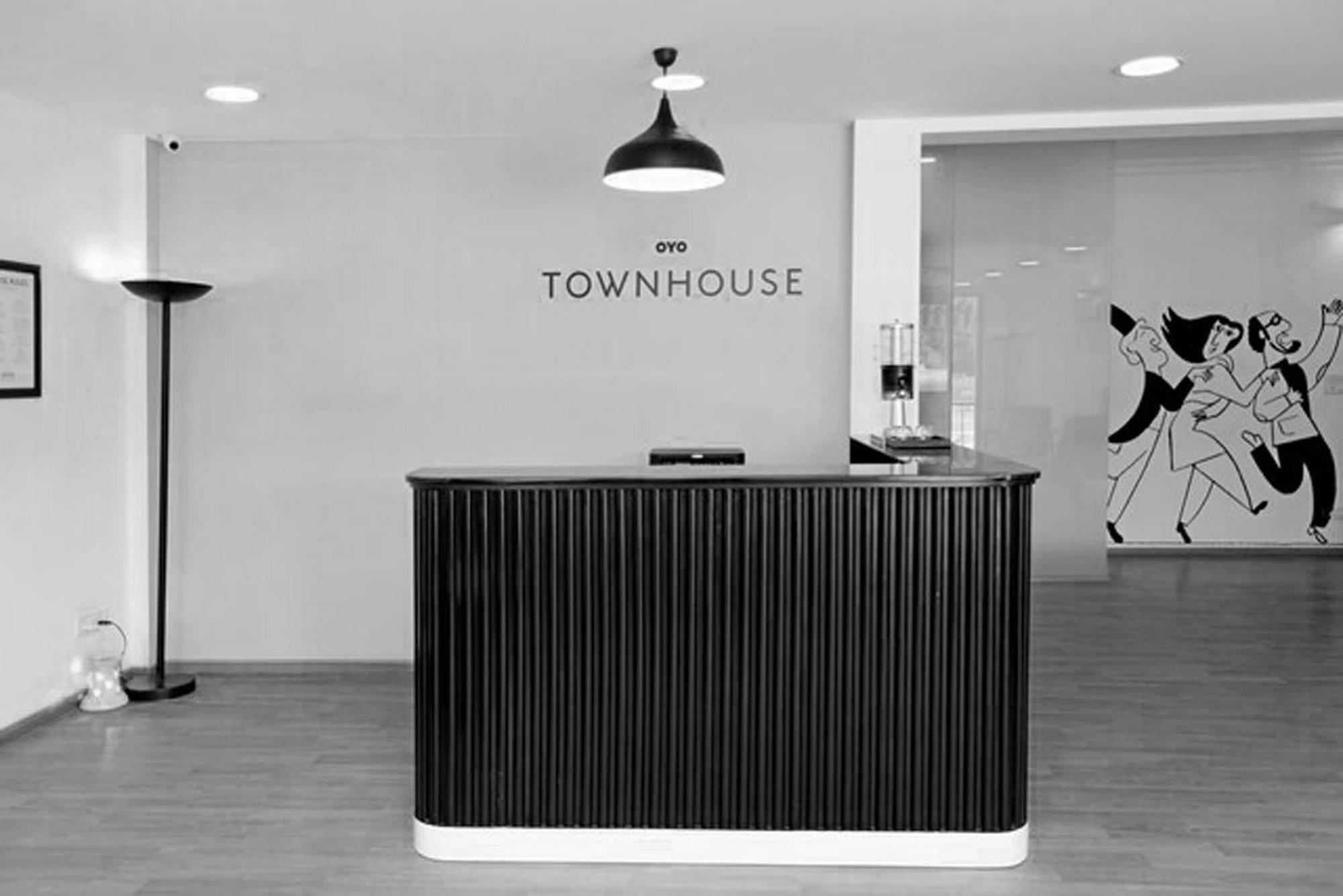 Hotel Oyo Townhouse 17 Huda Center Near Leisure Valley Park Gurgaon