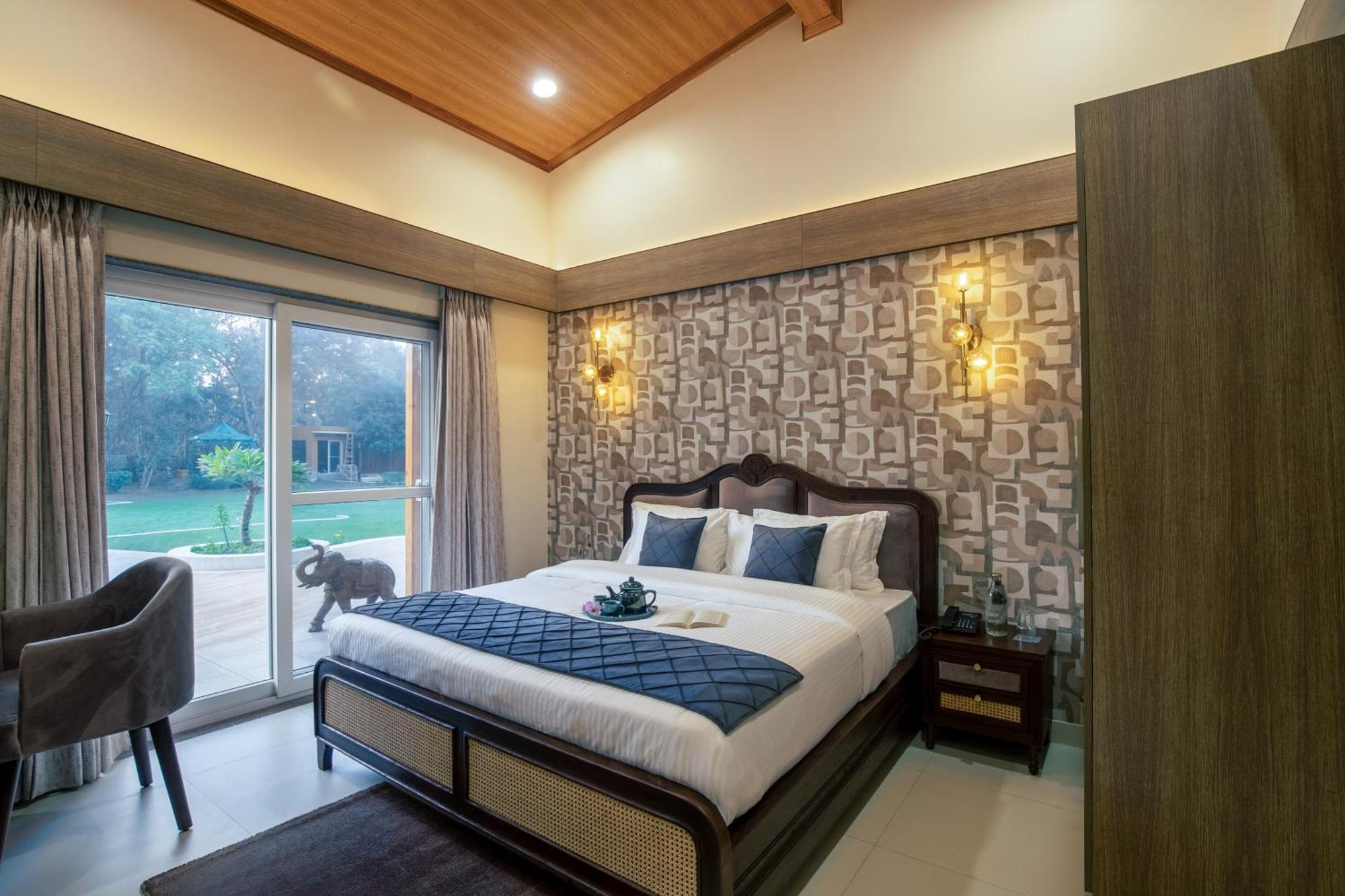 Elivaas 6 Bhk With Pvt Pool & Garden - Esh Villa Gurgaon