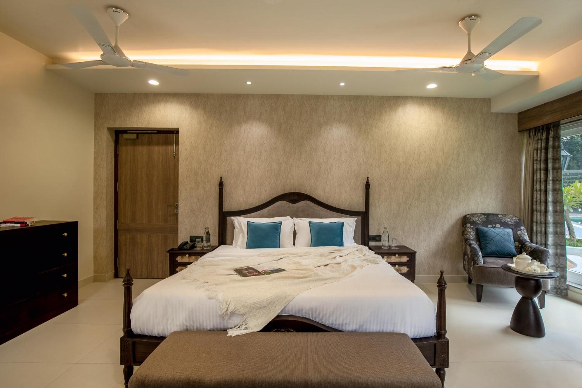 Elivaas 6 Bhk With Pvt Pool & Garden - Esh Villa *