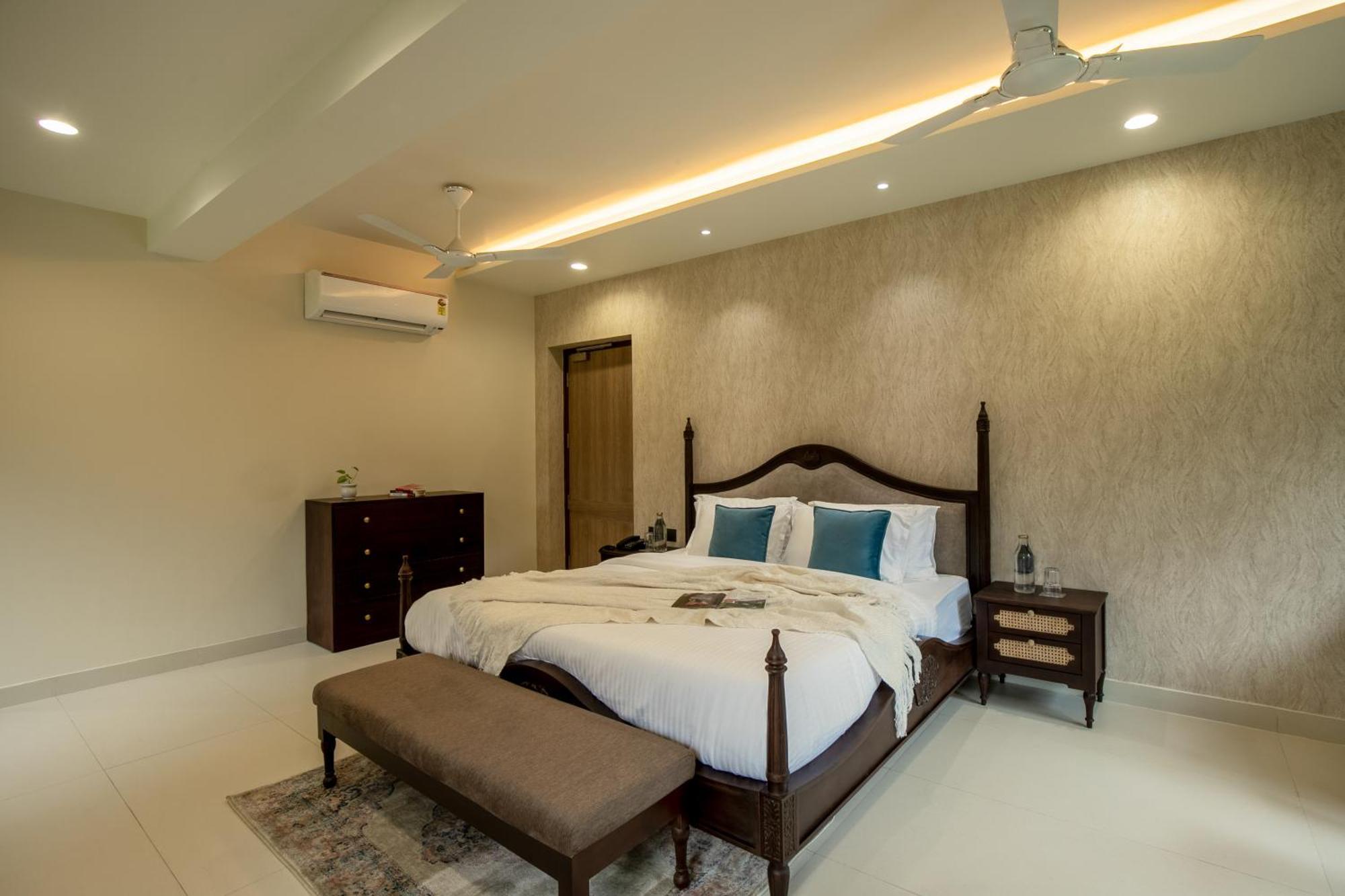 Elivaas 6 Bhk With Pvt Pool & Garden - Esh Gurgaon