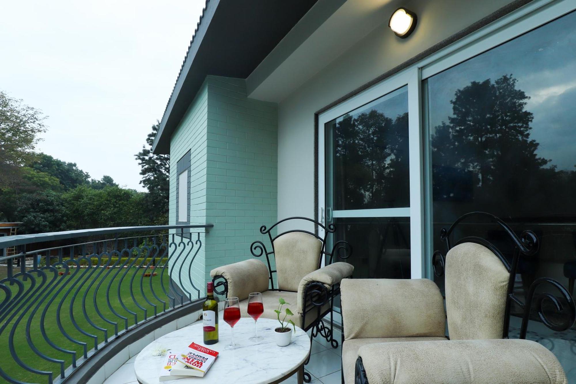 Elivaas 6 Bhk With Pvt Pool & Garden - Esh