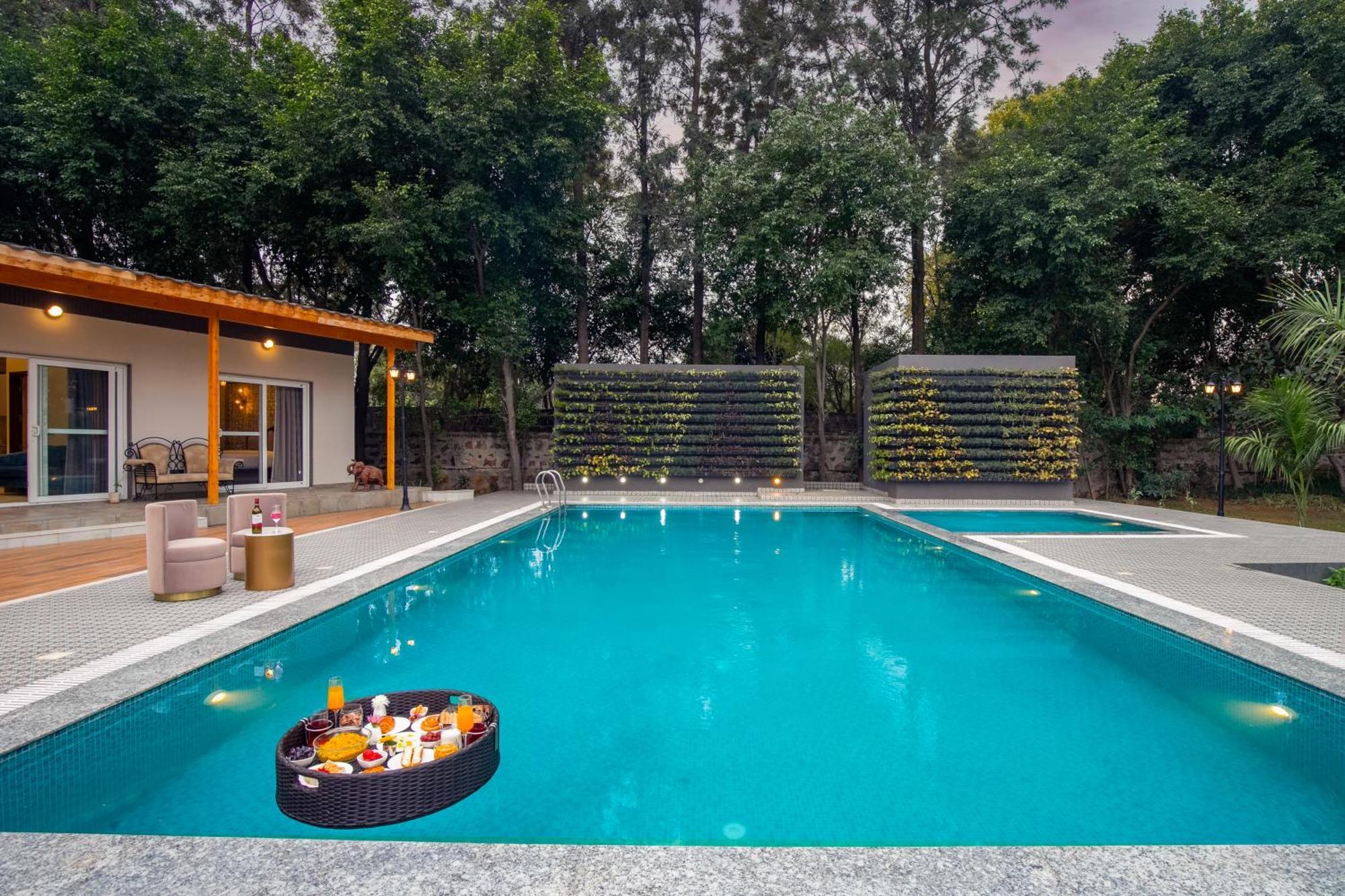Villa Elivaas 6 Bhk With Pvt Pool & Garden - Esh