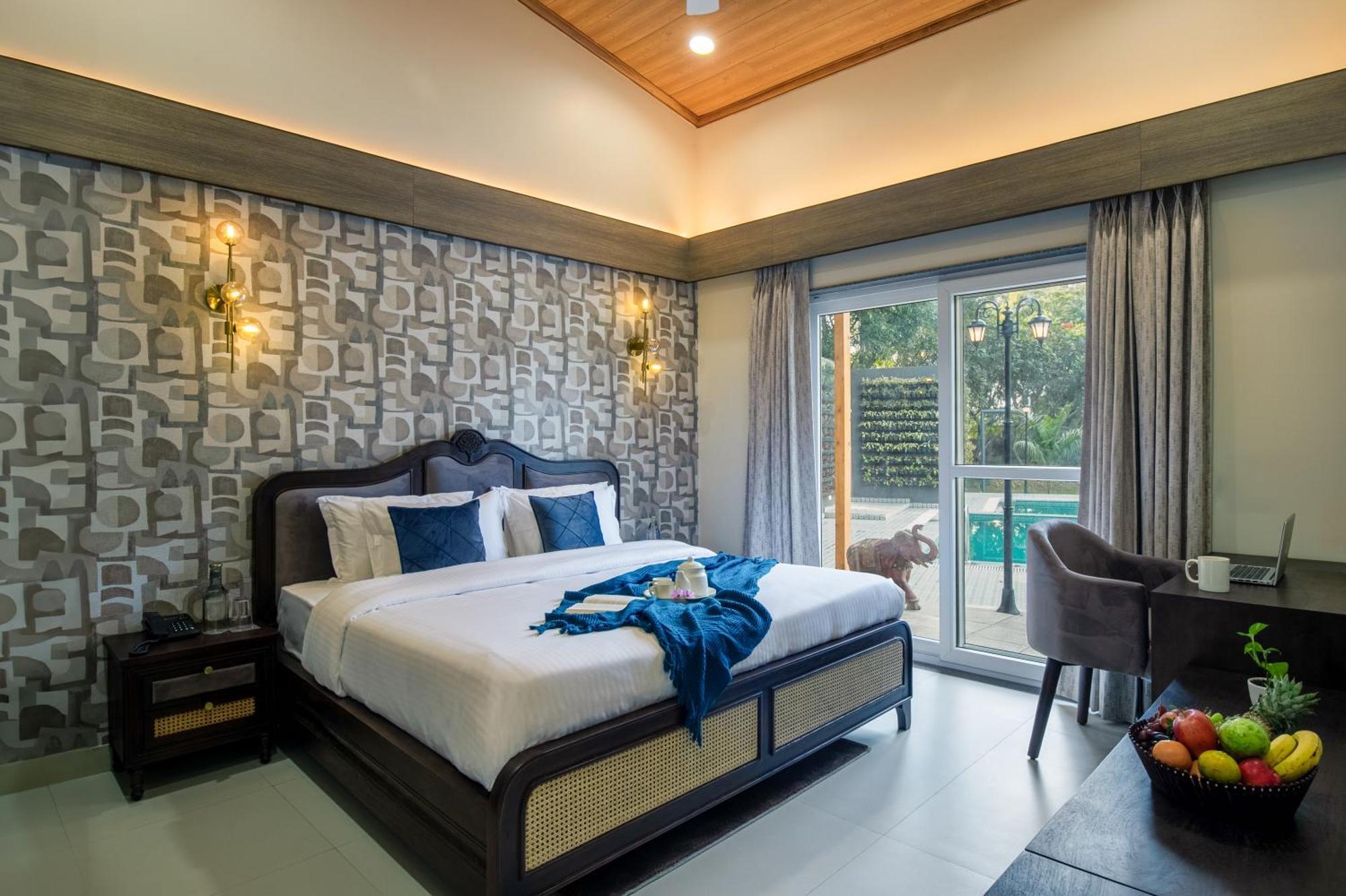 Elivaas 6 Bhk With Pvt Pool & Garden - Esh Gurgaon