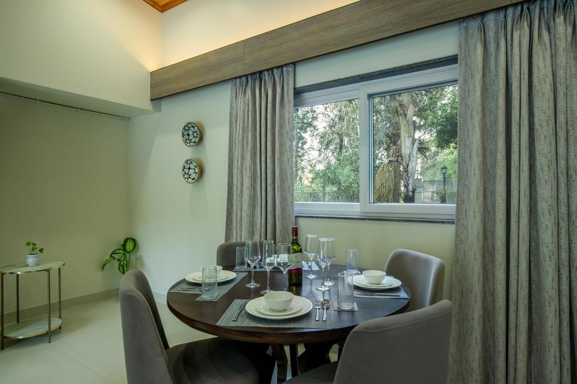 Elivaas 6 Bhk With Pvt Pool & Garden - Esh Villa