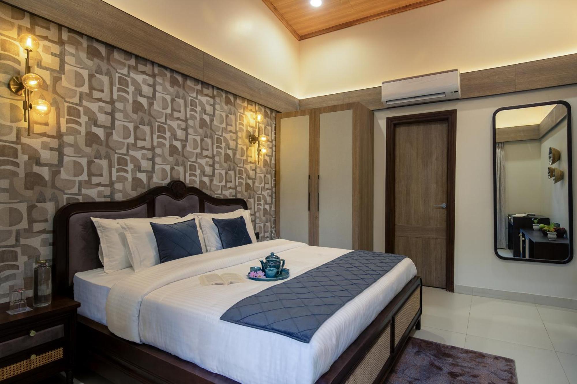 Elivaas 6 Bhk With Pvt Pool & Garden - Esh *