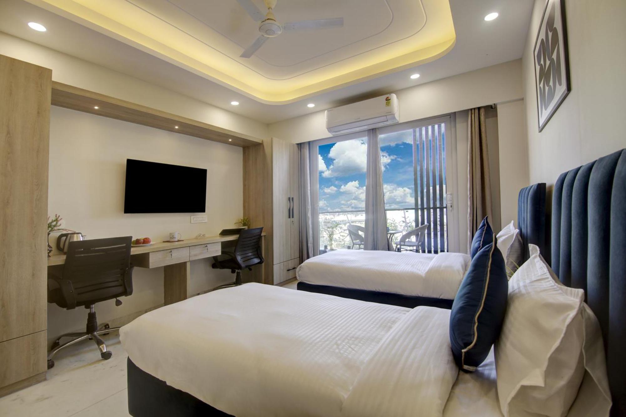 Flxho Quad - Luxury Dlf Cyber * Gurgaon