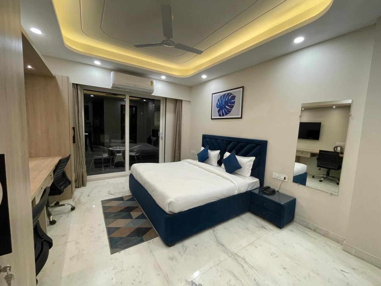Flxho Quad - Luxury Dlf Cyber * Gurgaon