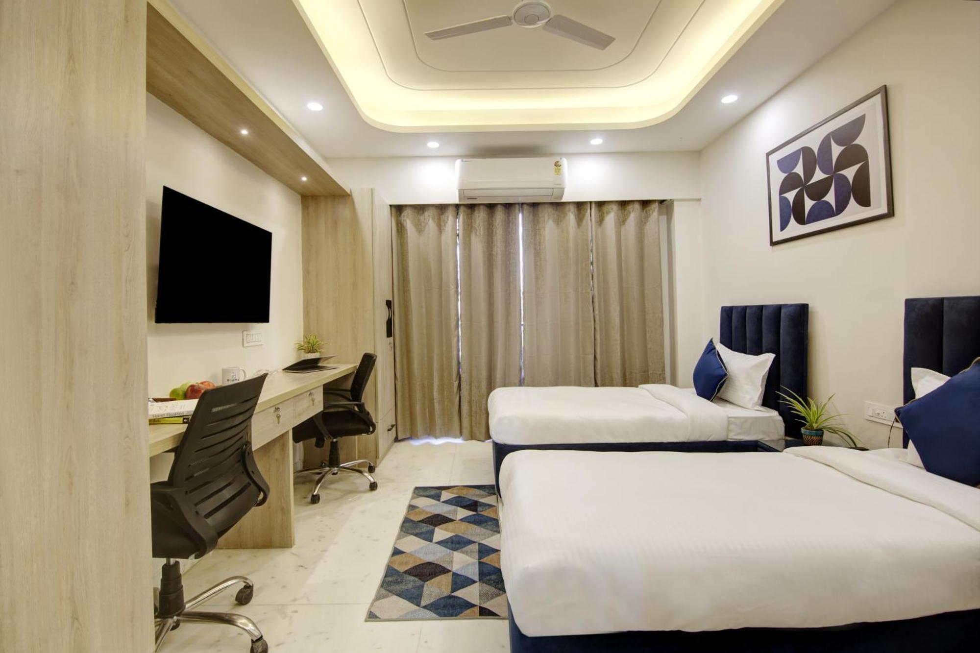Flxho Quad - Luxury Dlf Cyber Apartment Gurgaon