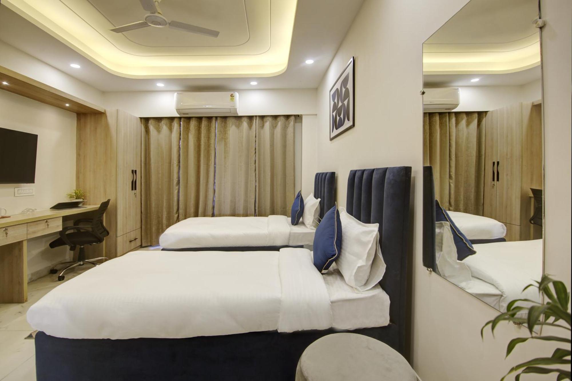 Flxho Quad - Luxury Dlf Cyber Apartment