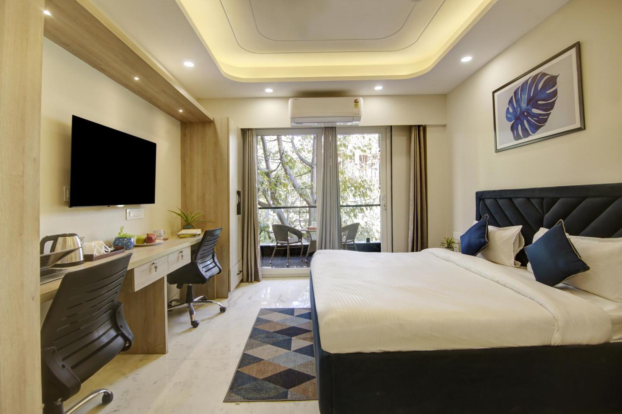 Flxho Quad - Luxury Dlf Cyber