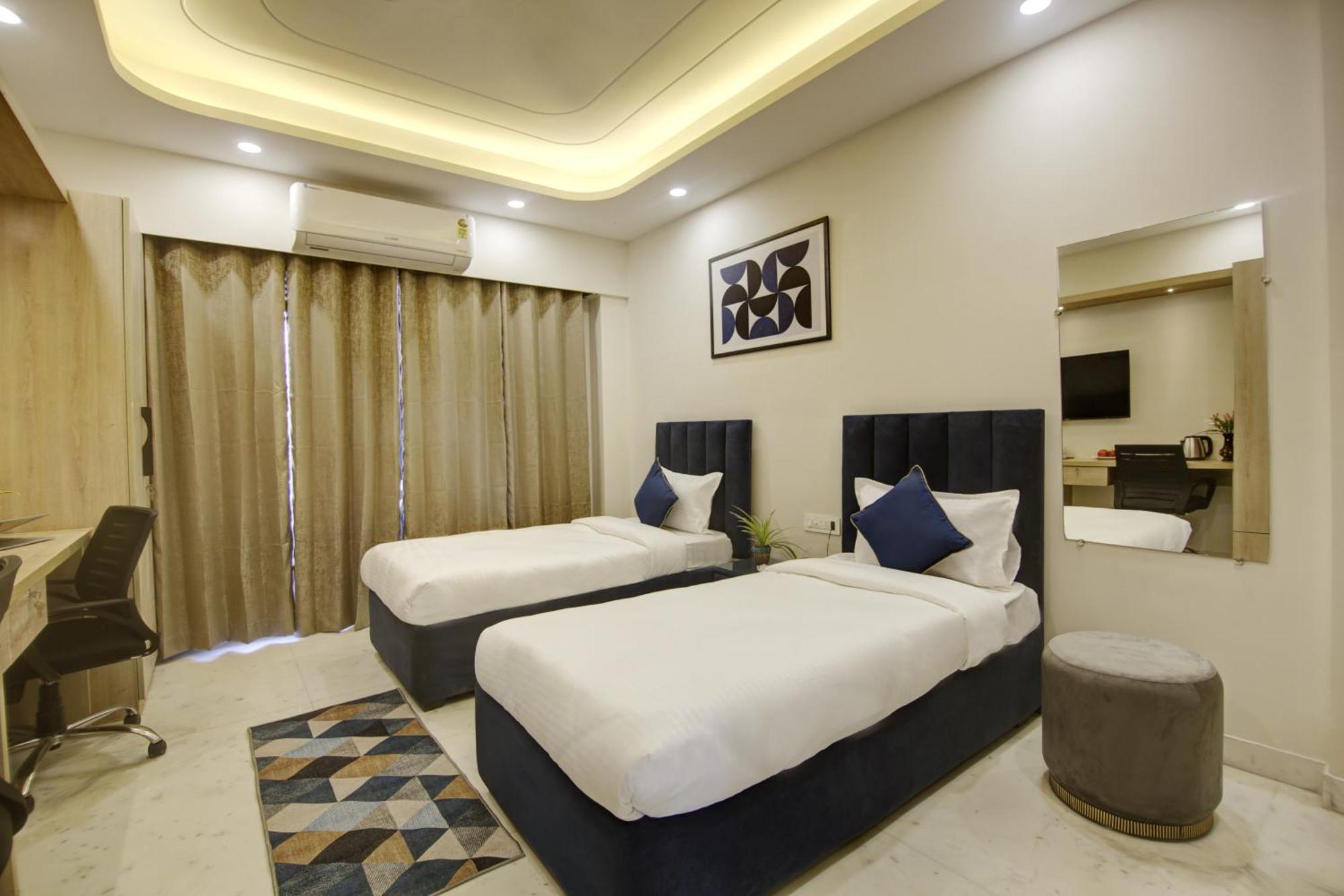 Flxho Quad - Luxury Dlf Cyber *