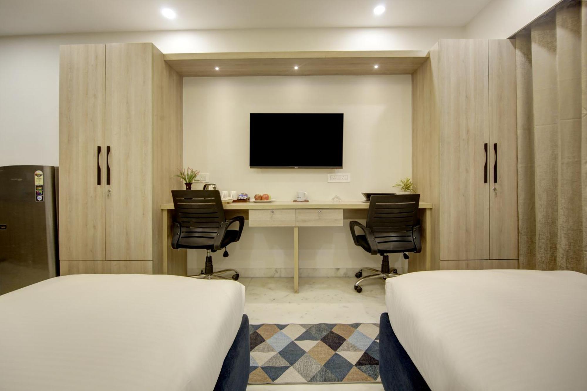 Flxho Quad - Luxury Dlf Cyber Apartment Gurgaon