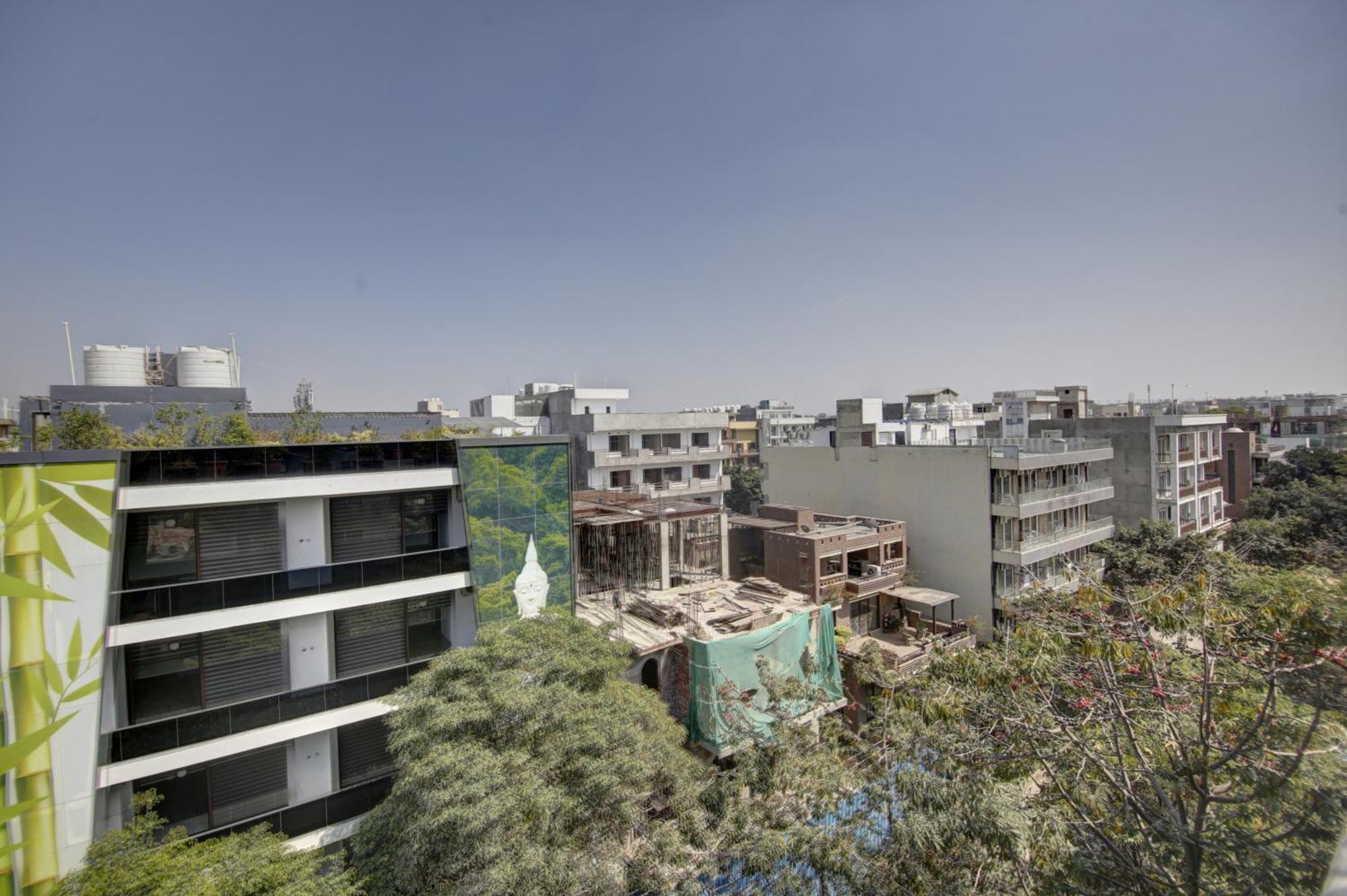 Flxho Quad - Luxury Dlf Cyber Apartment *