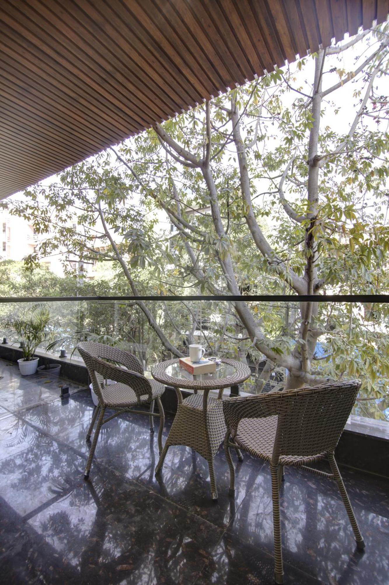 Flxho Quad - Luxury Dlf Cyber