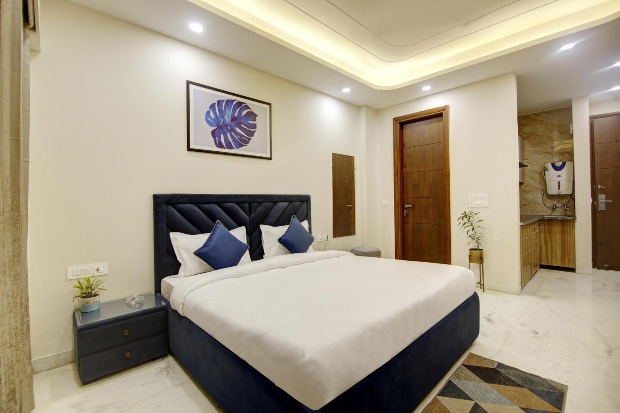 Flxho Quad - Luxury Dlf Cyber Apartment Gurgaon