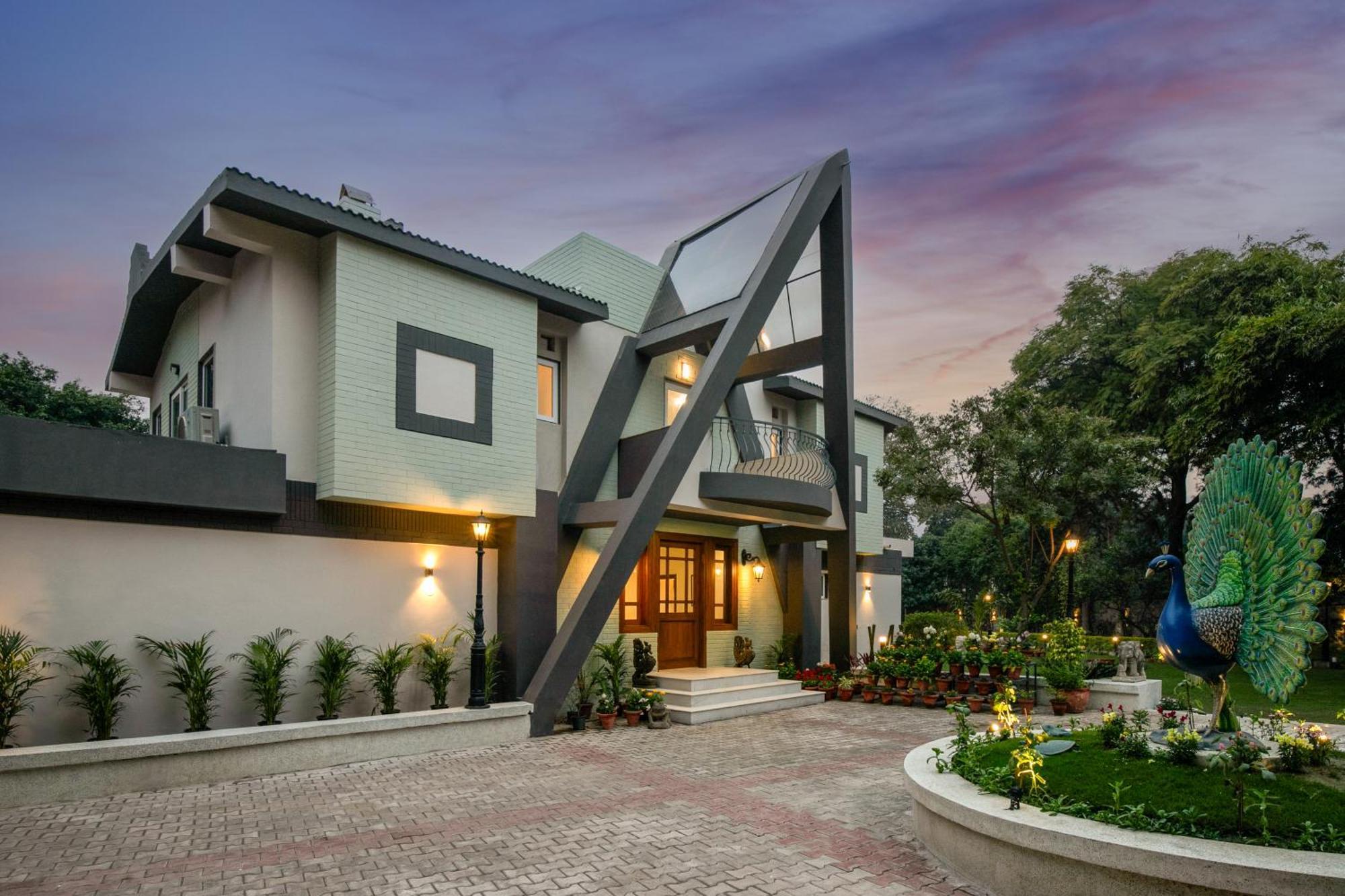 Villa Elivaas 6 Bhk With Pvt Pool & Garden - Esh