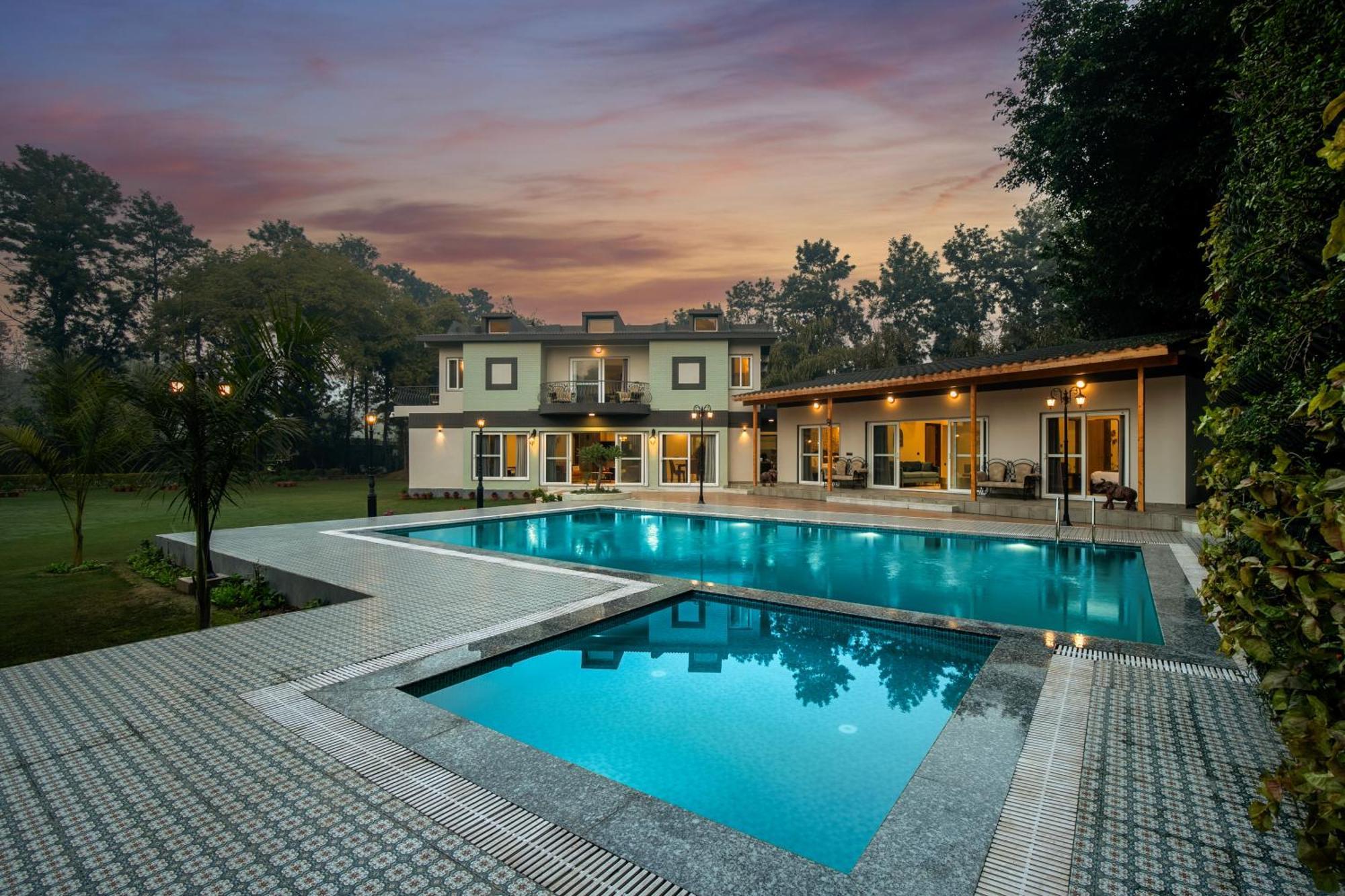 Elivaas 6 Bhk With Pvt Pool & Garden - Esh Villa