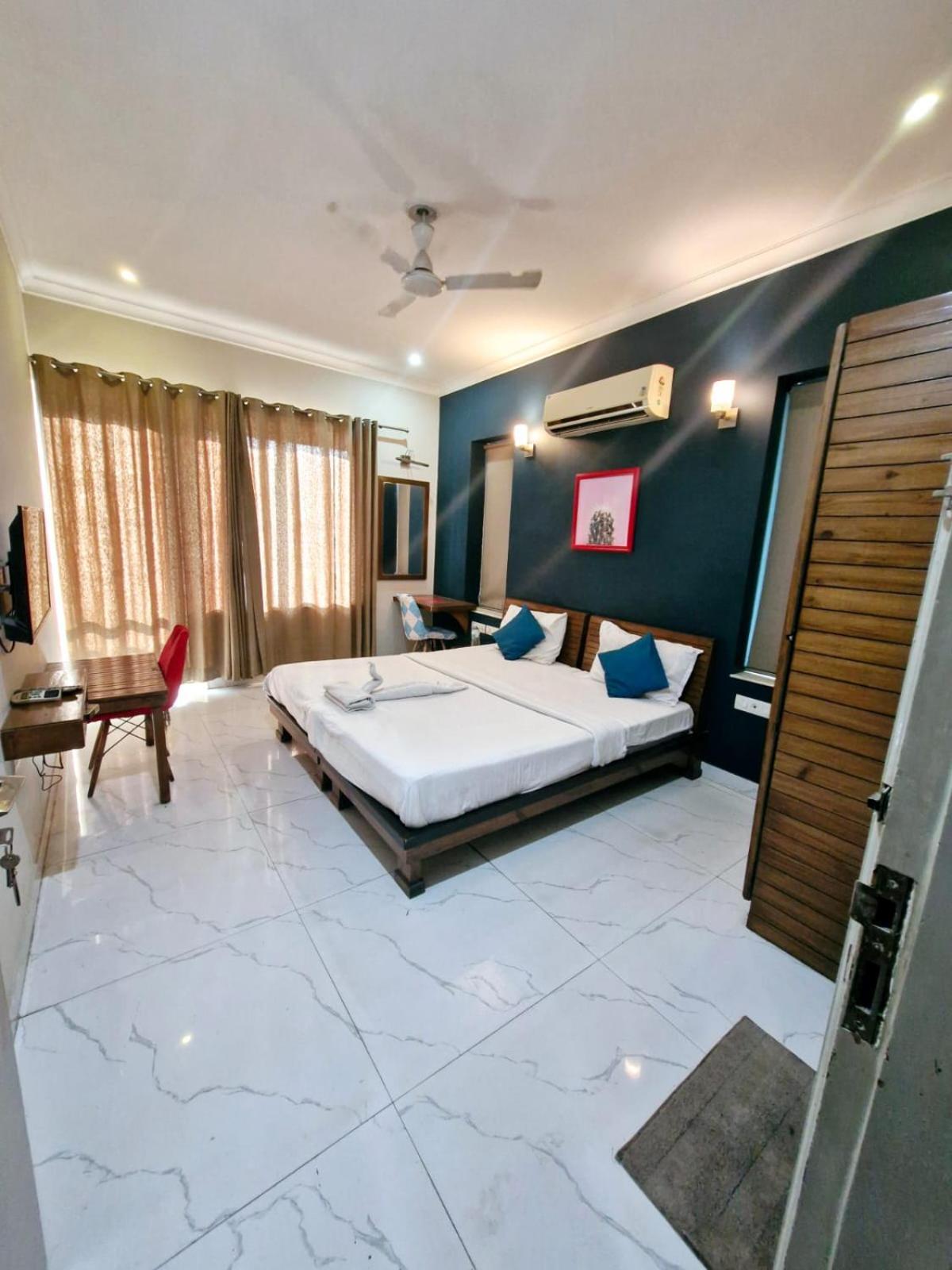 Wedlock 39 Hotel 3*