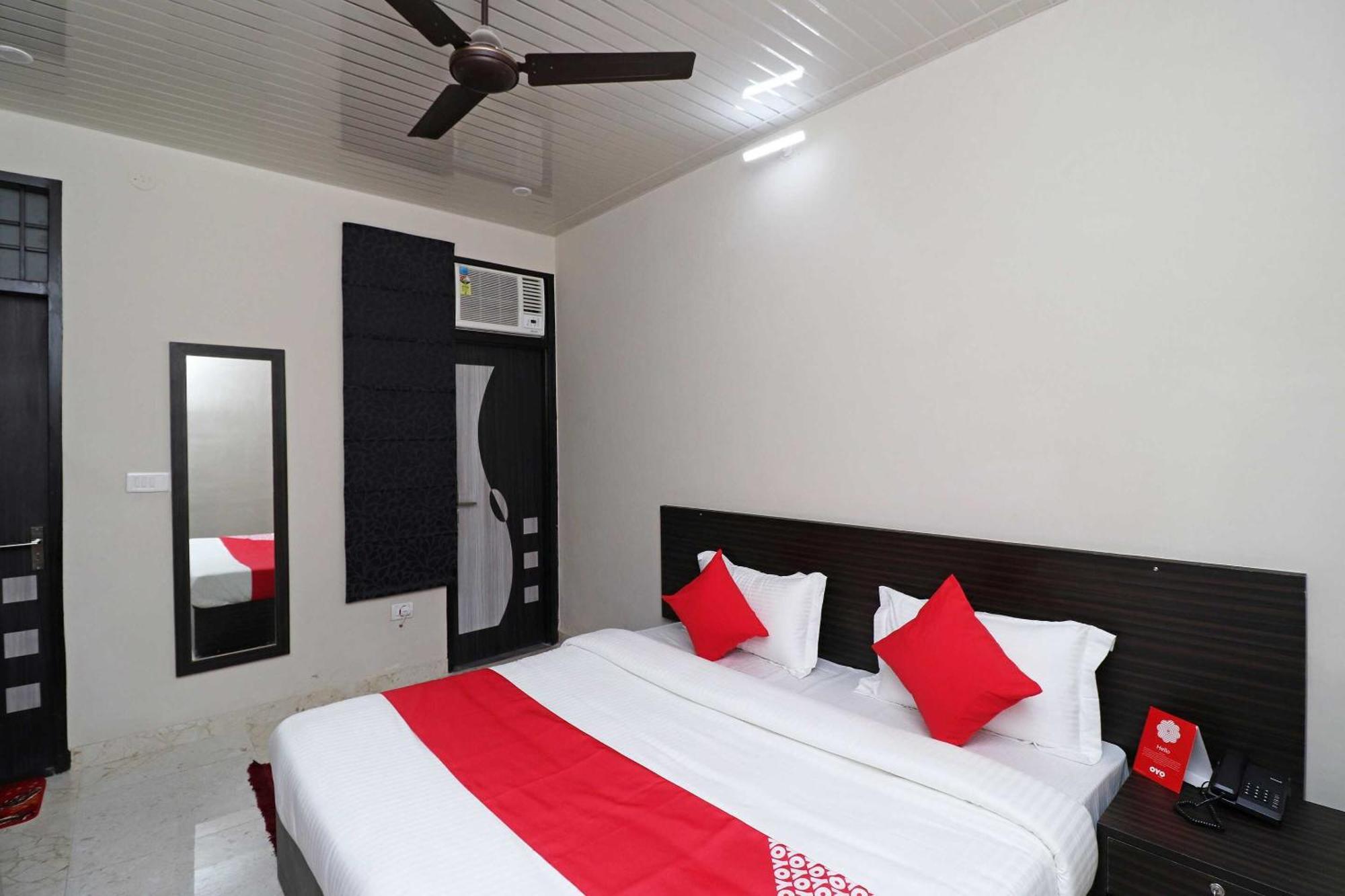 O Dwarka Palace Hotel *